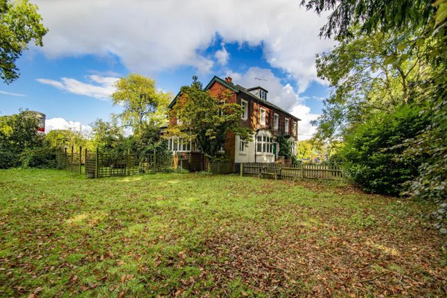 Thumbnail Detached house for sale in Reading Road, Woodcote, Oxfordshire