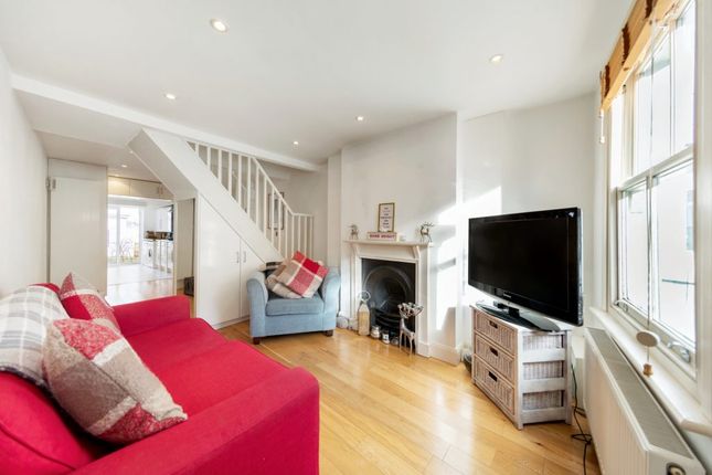 Cottage to rent in Princes Road, Richmond