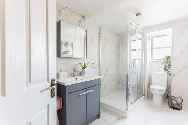 Flat for sale in Ainsley Street, Bethnal Green, London
