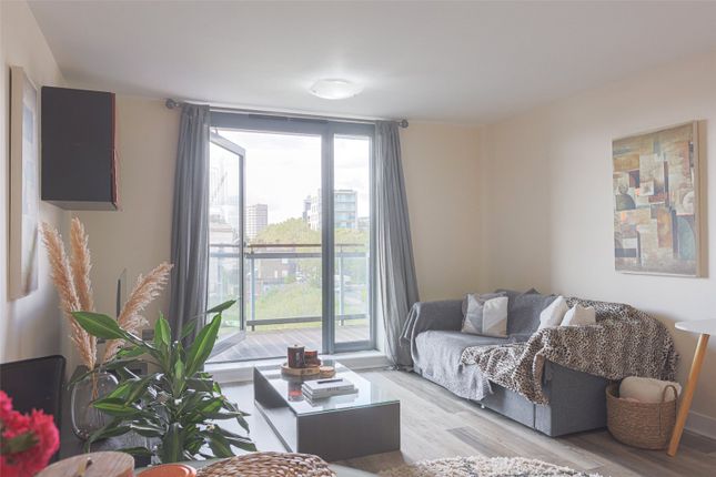 Flat for sale in Wapping Lane, Wapping