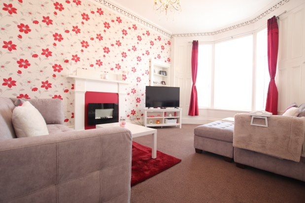 Flat to rent in East Princes Street, Helensburgh G84