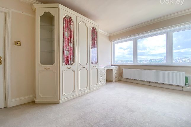 Flat for sale in Bedford Towers, Kings Road, Brighton