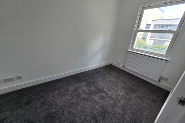 1b, Lambton Road, London photo 5