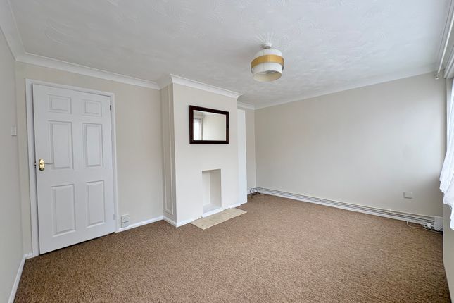 60b, Copsey Grove, Portsmouth photo 2