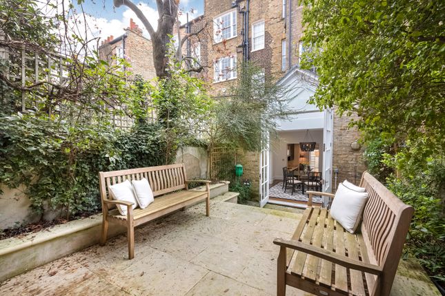 Town house to rent in Caroline Terrace, London
