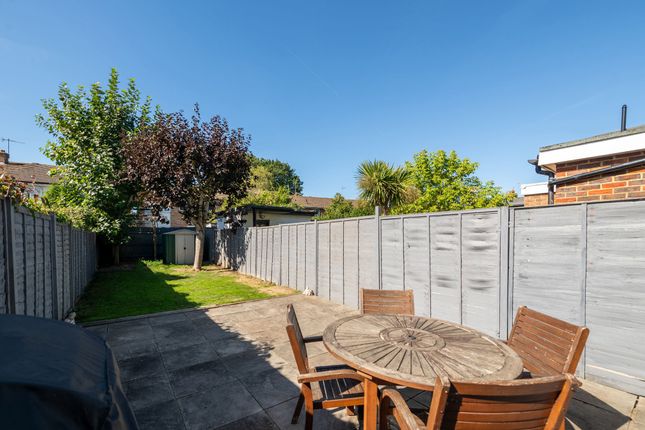 14 Horley Road, Redhill photo 2