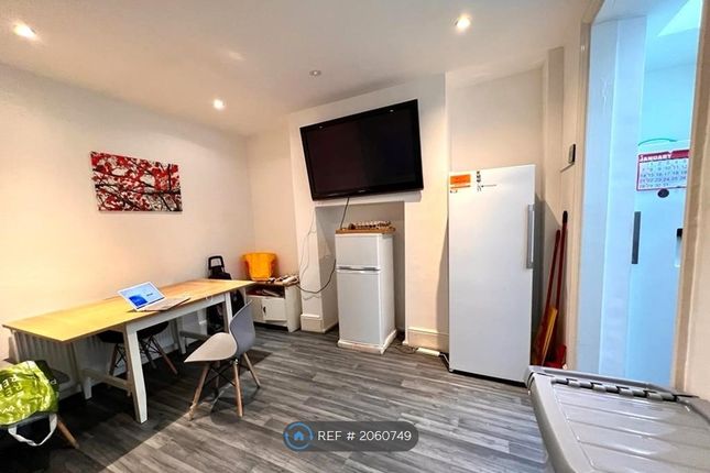 Room to rent in Denmark Road, Bromley