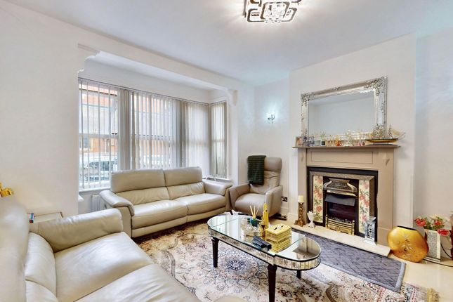 11 Church Avenue, Southall photo 2