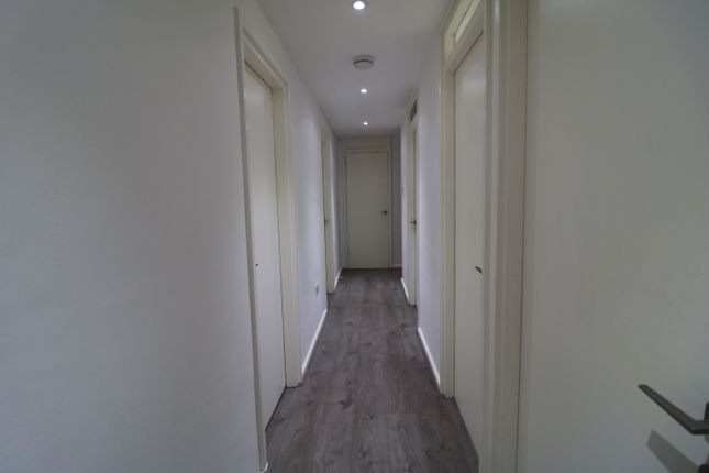 Flat to rent in Springhill Close, London