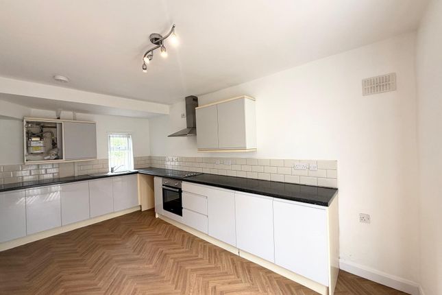 59, Cardinal Road, West Yorkshire photo 3