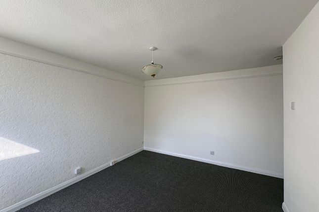 14, Coventry photo 2