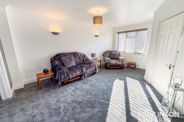 6, Lytcott Drive, West Molesey photo 2