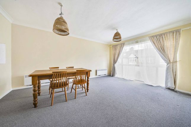 Thumbnail Flat to rent in Cavendish Road, Colliers Wood, London