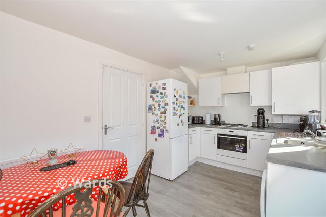 9, Heath Wood Drive, Maidstone photo 4