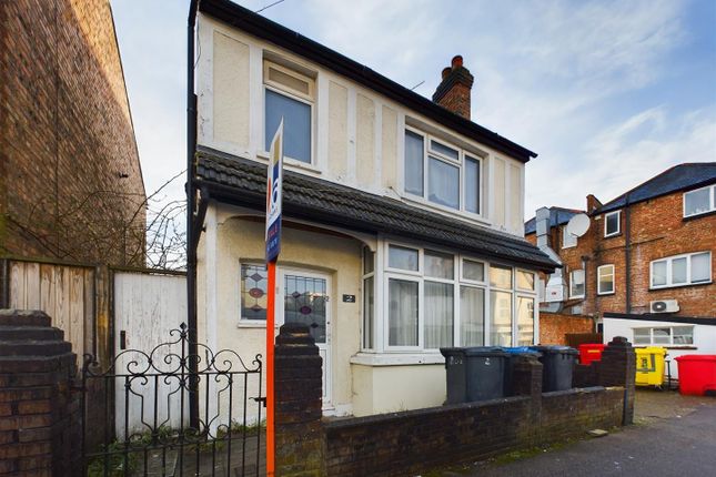 Thumbnail Detached house for sale in Victoria Road, Coulsdon