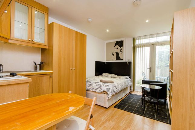 Studio to rent in Finchley Road, Hampstead, London