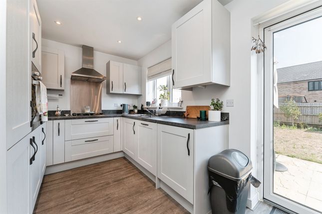17, King James Close, Ely photo 4