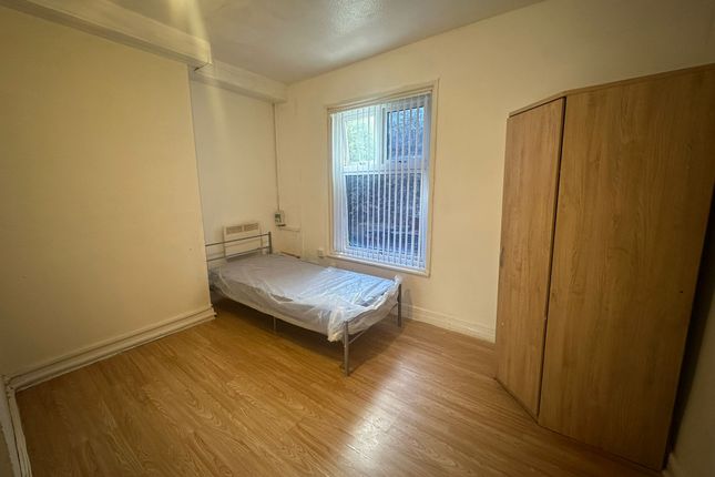 Thumbnail Flat to rent in Cedar Road, Leicester