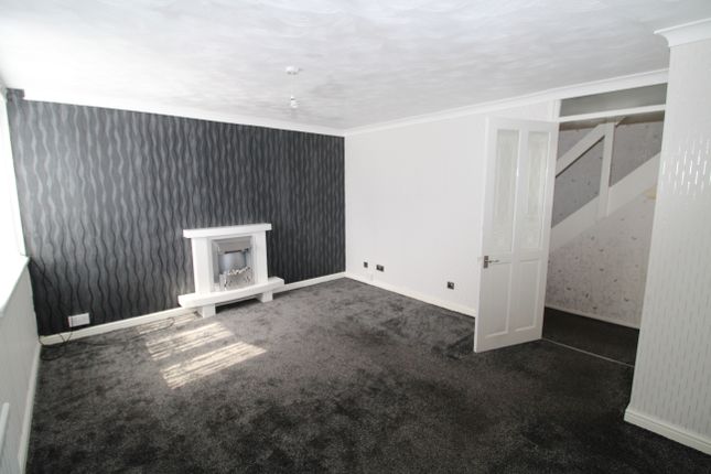 19, Hollingside Way, South Shields photo 4