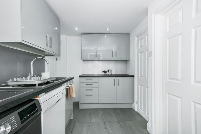 Beachcroft, Uxbridge Road, Uxbridge photo 5