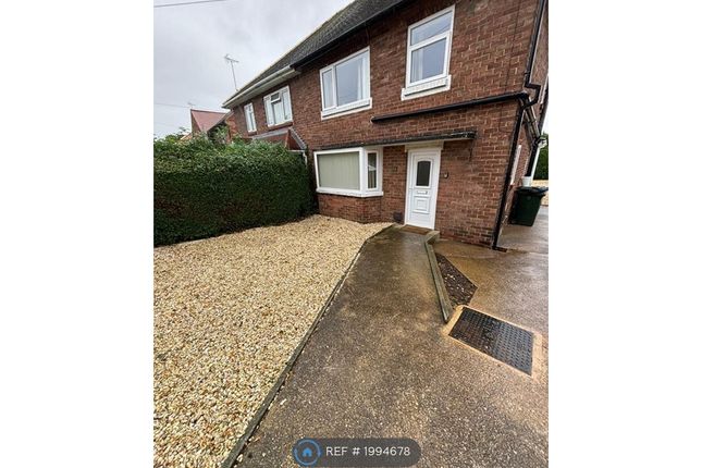 Room to rent in Shaftsbury Avenue, Woodlands, Doncaster