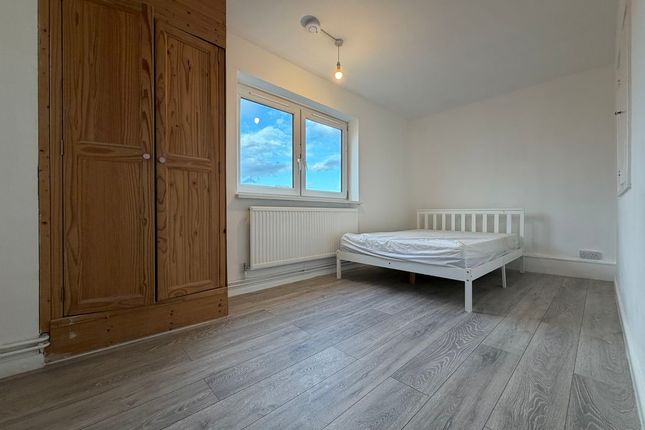 Millstream Road, London photo 5