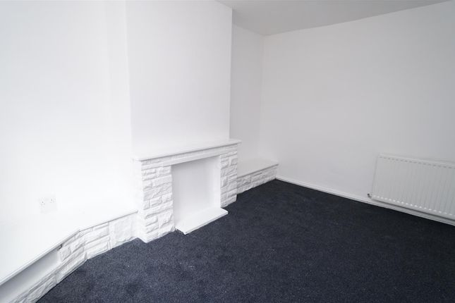 31, Melrose Street, Bradford photo 3