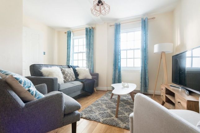 Thumbnail Flat to rent in Rossiter Road, Bath