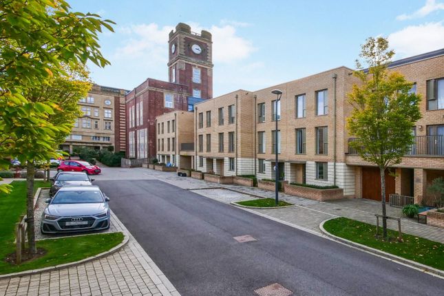 Tlc_0F8Eef0F-F601-46F1-82d7-c9498E78Ef05_28Dad1B.J