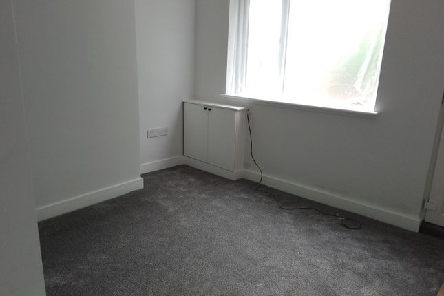 29, Railway View , Goldthorpe photo 2