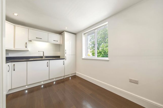 Flat 11, 51-53, Musters Road, Nottingham photo 4