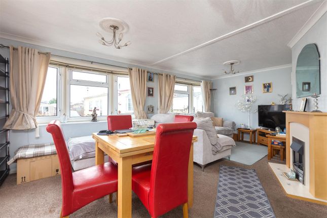 19 Broadfields Park, Oxcliffe Road, Morecambe photo 4