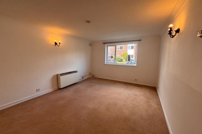 10 Downs Court, Lyndale Road, Redhill photo 2