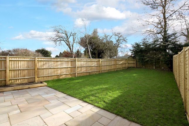 12, Baring Crescent, Buckinghamshire photo 4