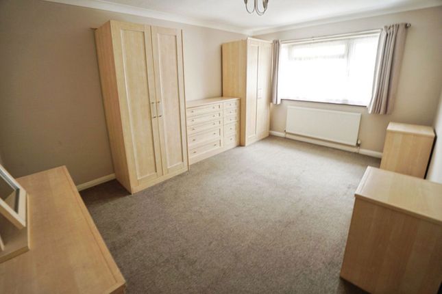 39, Epsom Road, Ilford photo 5