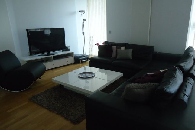Flat to rent in 96 The Quays, Salford