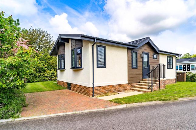 1-bed caravan on 200 Temple Grove, Bakers Lane, Chelmsford, £285,000