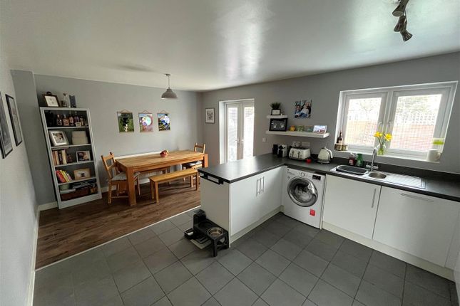 73, Meek Road, Newent photo 5