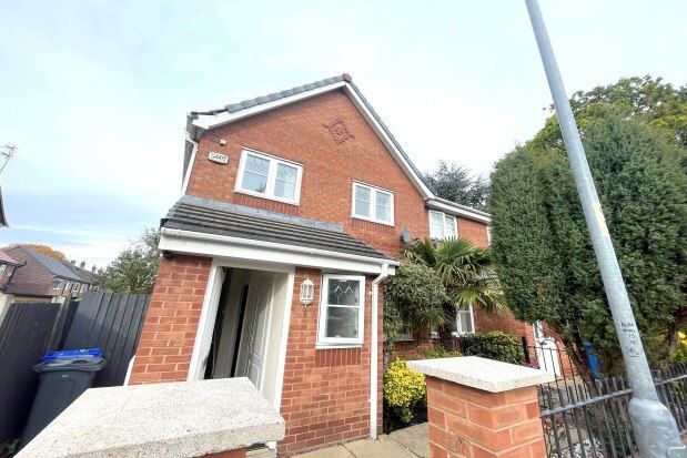 Thumbnail Semi-detached house to rent in Livingston Avenue, Manchester