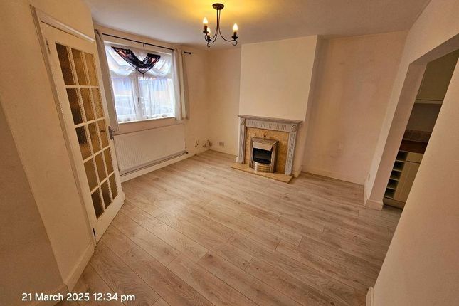 11, Northampton Road, Wellingborough photo 2