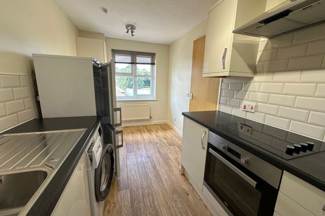 1 John Swain Close, Ipswich photo 4