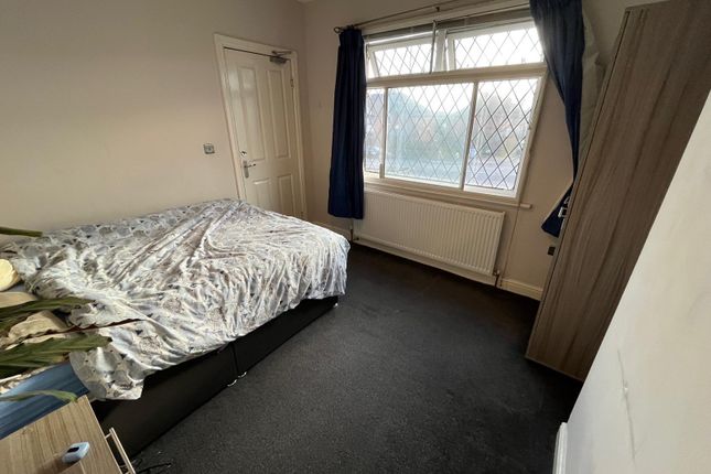 Room 2, 3 Paulena Terrace, Leeds photo 4