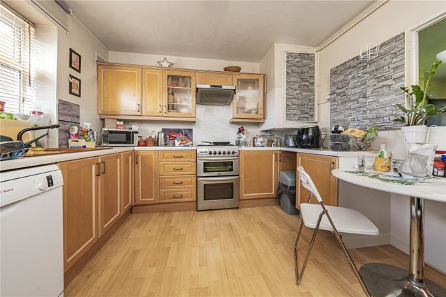 117, Frensham Drive, London photo 4