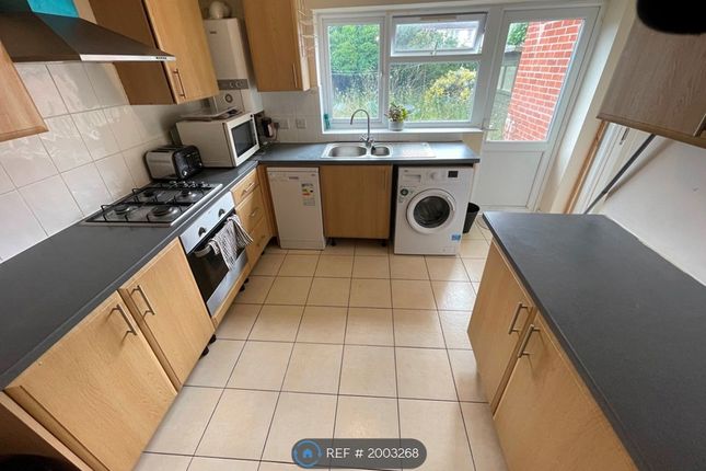 Semi-detached house to rent in Honeysuckle Road, Southampton