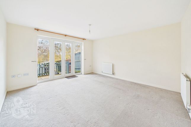 30 Dr Torrens Way, Norwich photo 2