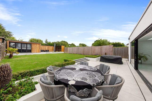 65, Kenwood Drive, Beckenham photo 4