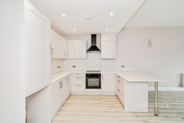 2-bed flat on Swan Lane, Hampshire, £1,650/mo