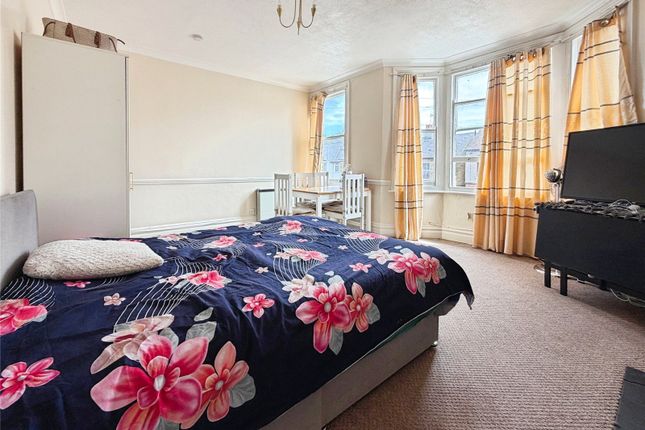 81B,, Otterfield Road, West Drayton photo 3