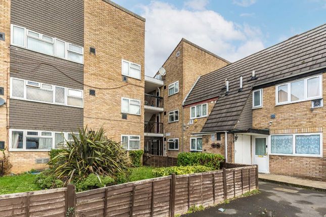 Thumbnail Flat for sale in Midsummer Avenue, Hounslow