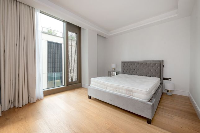 Flat for sale in Belvedere Road, London